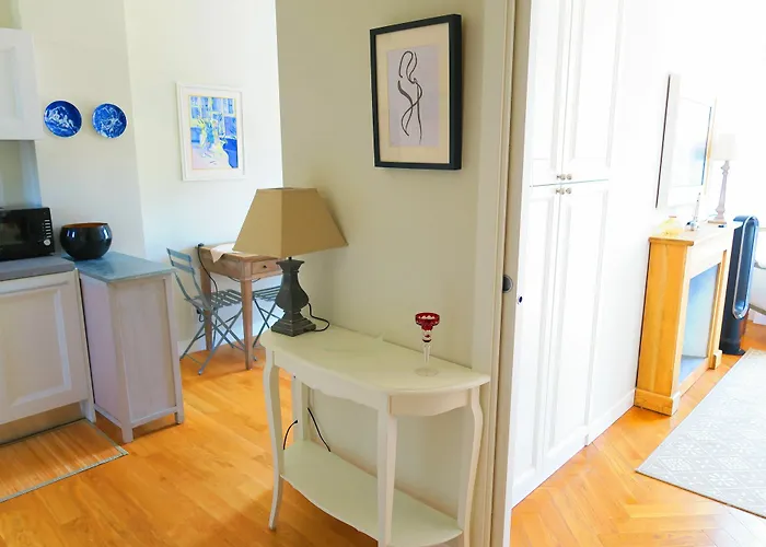 Sea View - Promenade Des 1 Bdr *